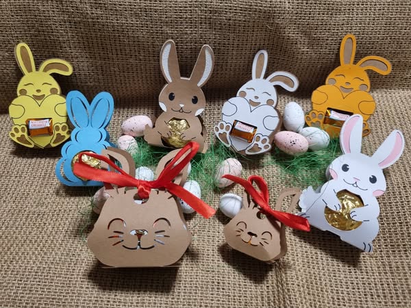 Bunte Osterhasen