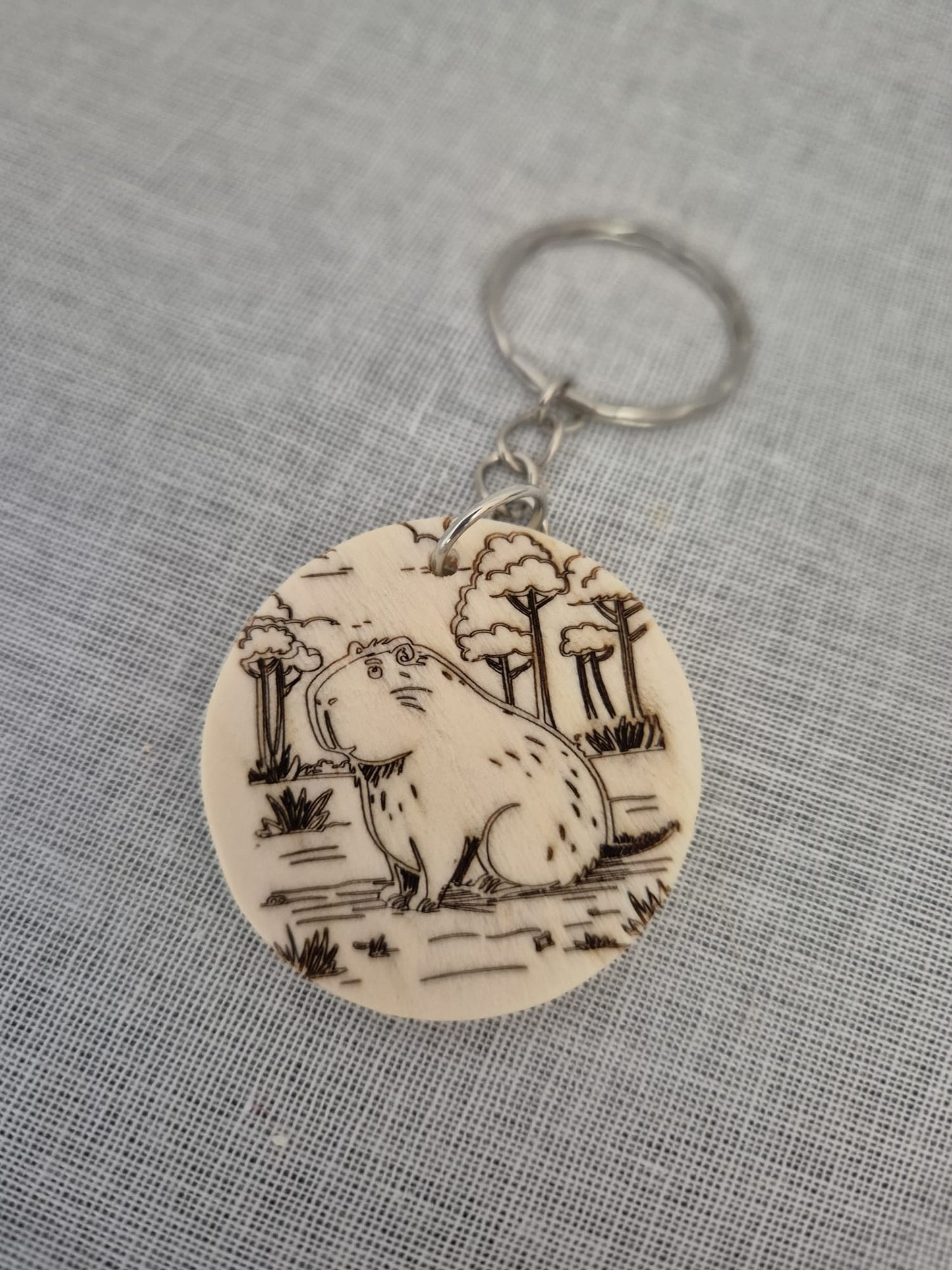 Capybara Schlüsselanhänger aus Holz